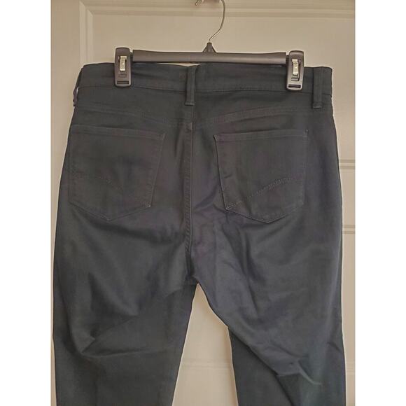 Women's NYDJ "Dayla Wide Cuff Capri" Jeans in Black Denim | Size 8 - Picture 6 of 9